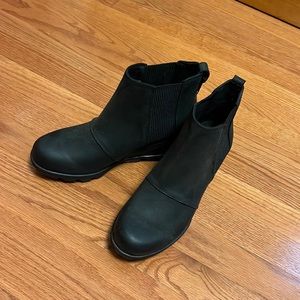 Classic never worn Sorel waterproof wedge bootie
